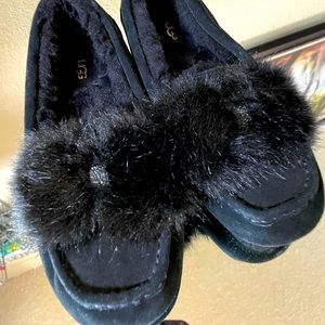 UGG black slippers size9